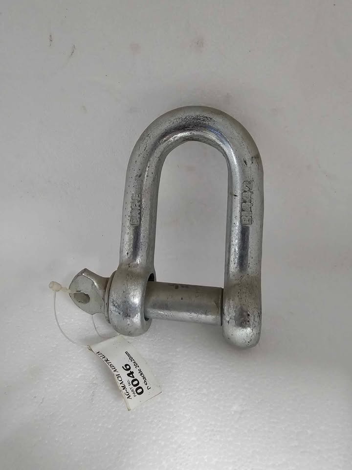 Agmach Dee Shackle
