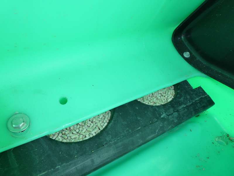 Orion Jacky Slick Lick Pellet Feeder Complete 2,400l